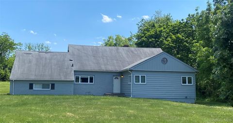 Homes For Rent - 27 Martin Court<br/> Great Neck, NY 11024