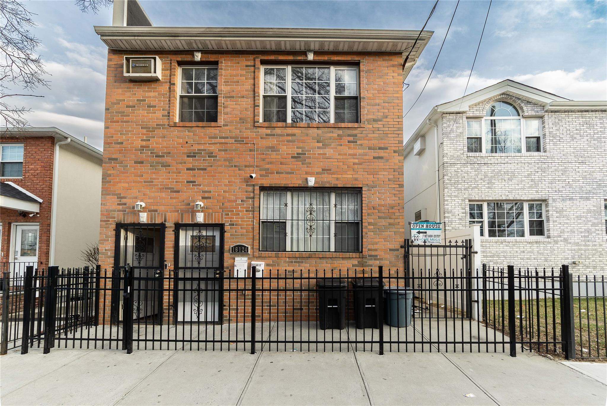 Baisley Blvd Blvd, Rochdale, Queens, NY - 6 Bedrooms  
4 Bathrooms - 