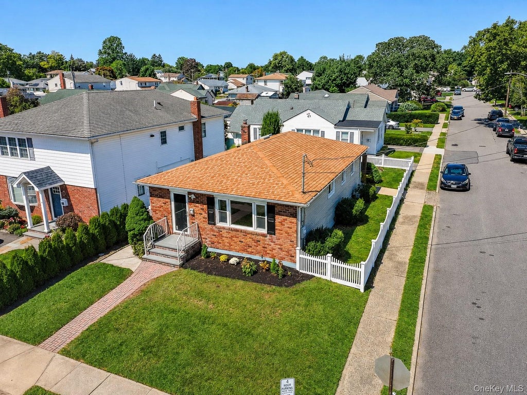 Photo of 12 Grant Avenue, Bethpage, NY 11714 (MLS # 1043288)