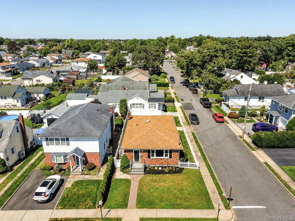 Photo of 12 Grant Avenue, Bethpage, NY 11714 (MLS # 1043288)