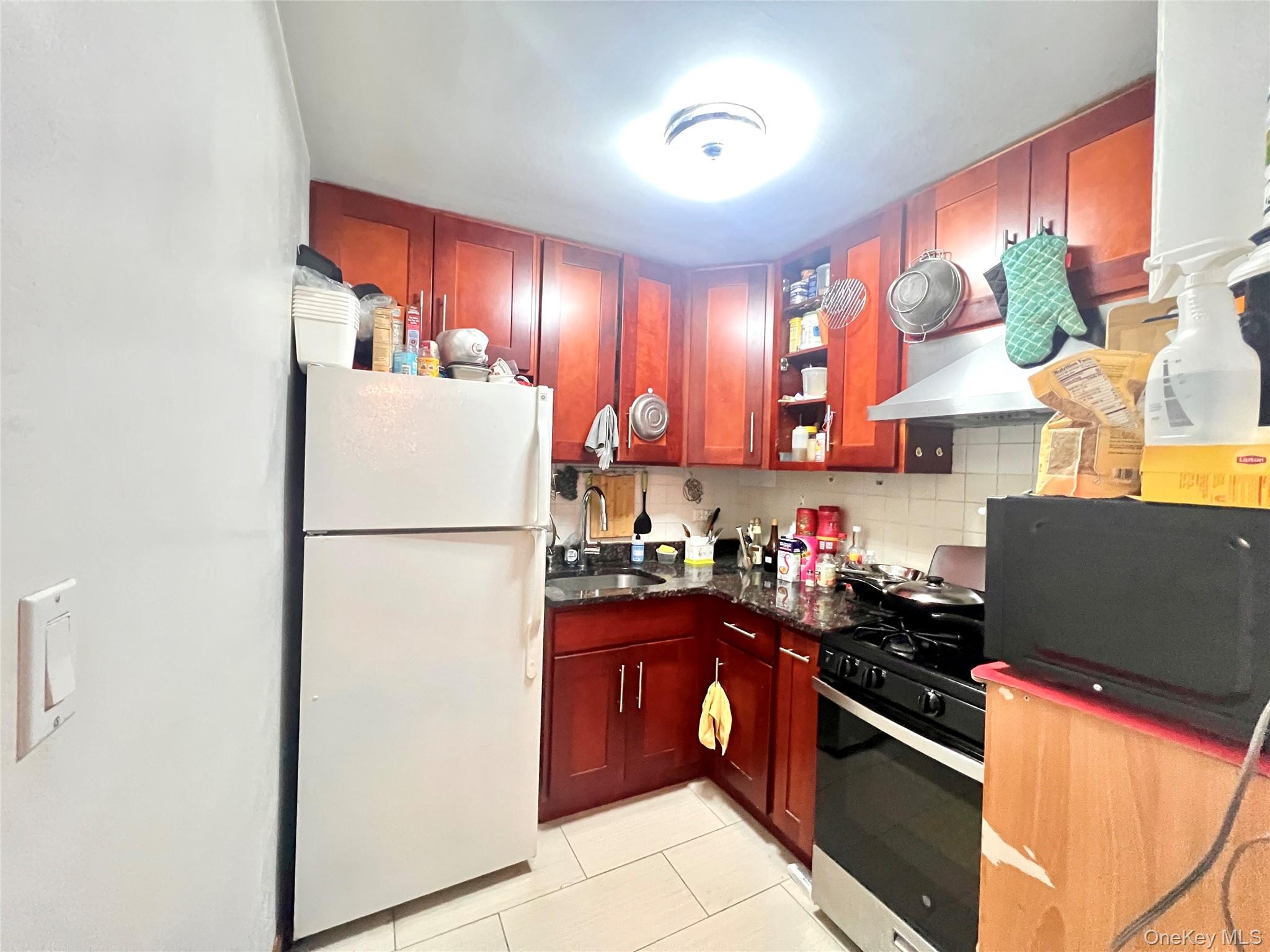 83-30 Vietor Avenue 506
