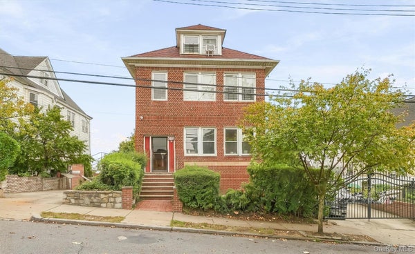 194 VOSS AVE, YONKERS, NY 10703 - Image bdc04e564ea53144c0b540e1e0b69ddf/2416078528