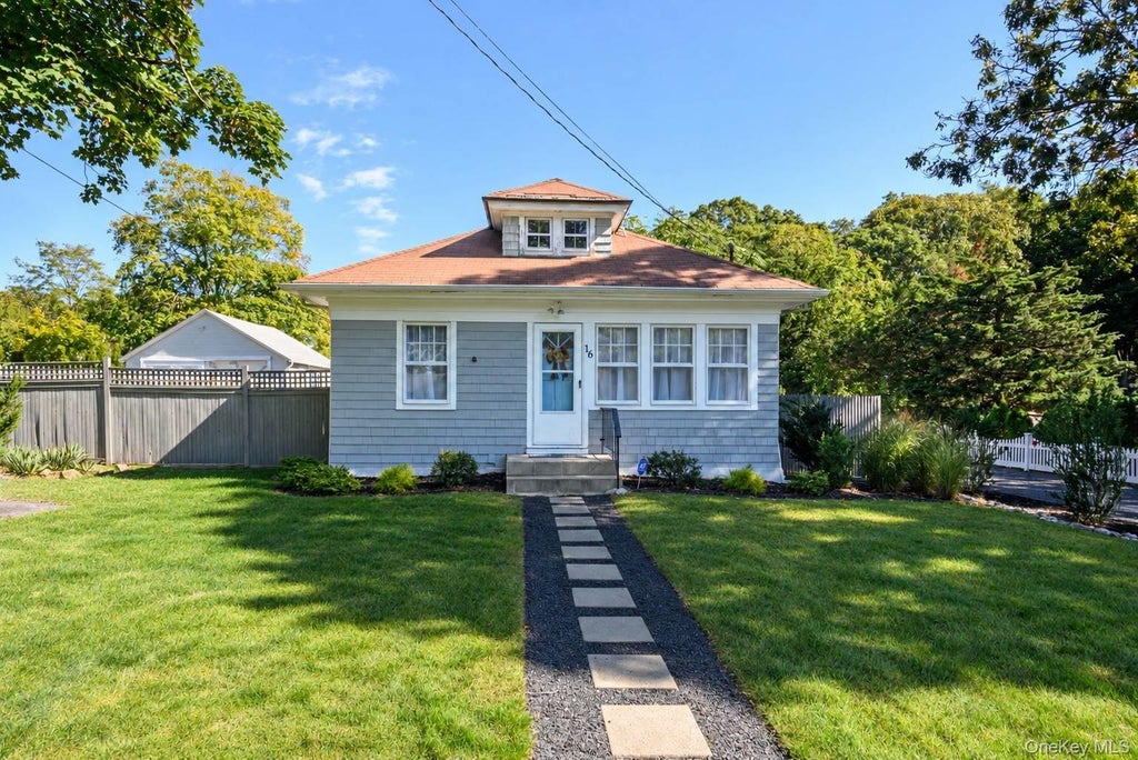 Photo of 16 Squiretown Road, Hampton Bays, NY 11946 (MLS # 1061320)