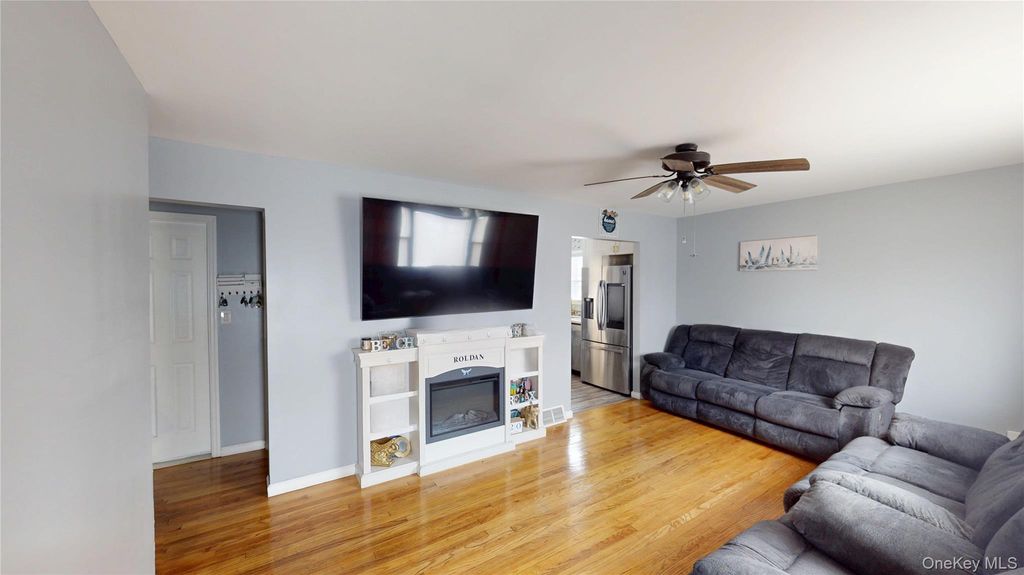 Photo of 109 Watkins Avenue, Middletown, NY 10940 (MLS # 962056)