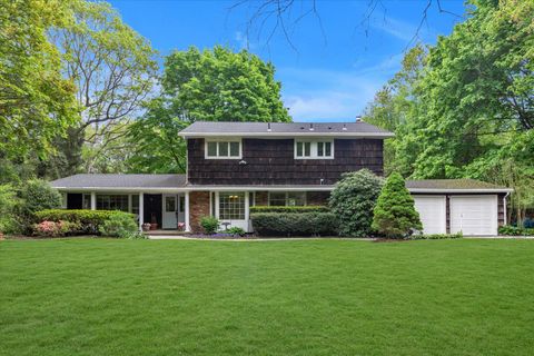 17 Bramble Lane Melville NY 11747