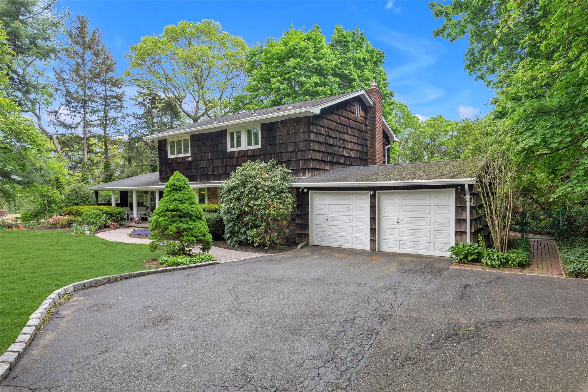 17 Bramble Lane, Melville, New York image 22