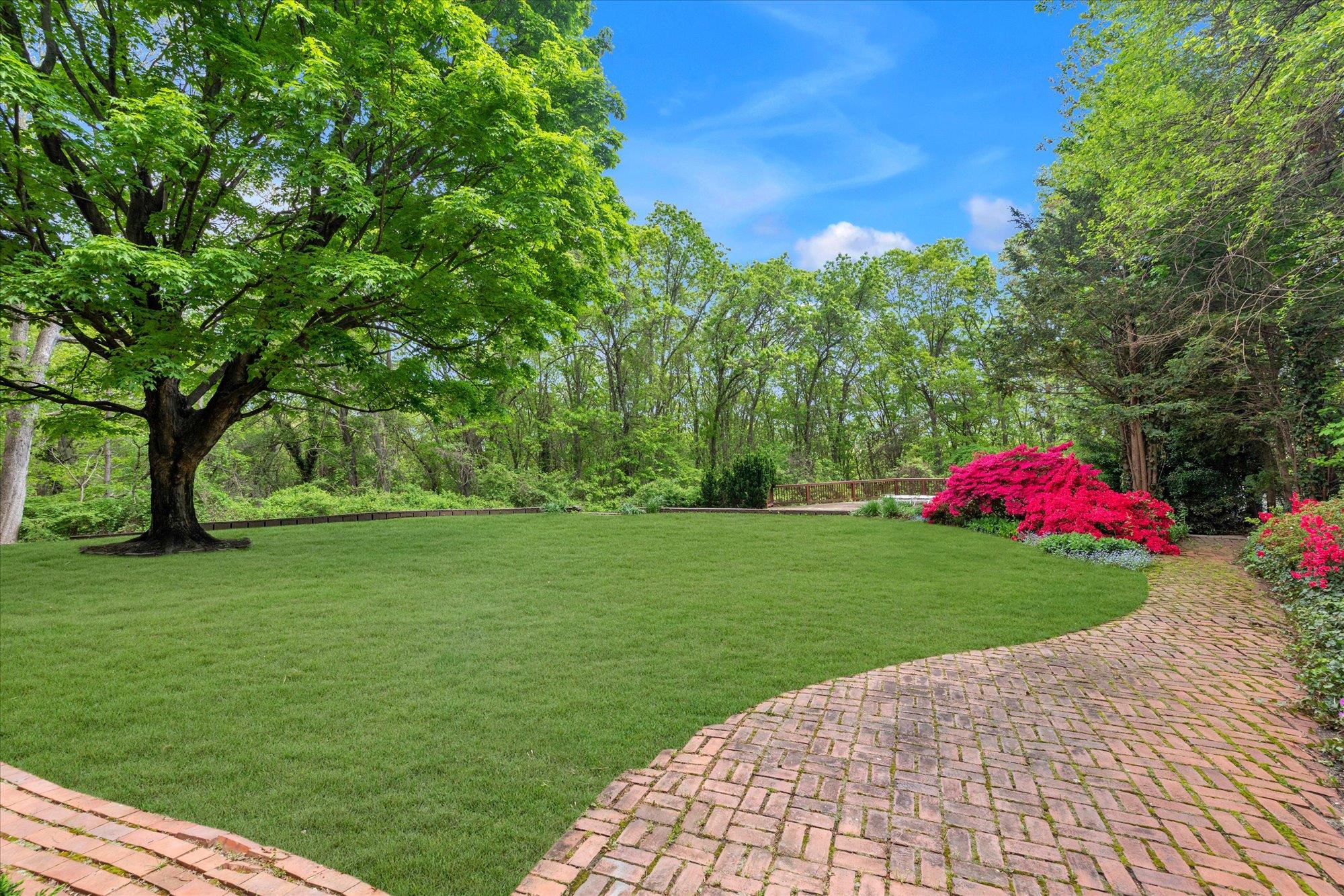 17 Bramble Lane, Melville, New York image 19