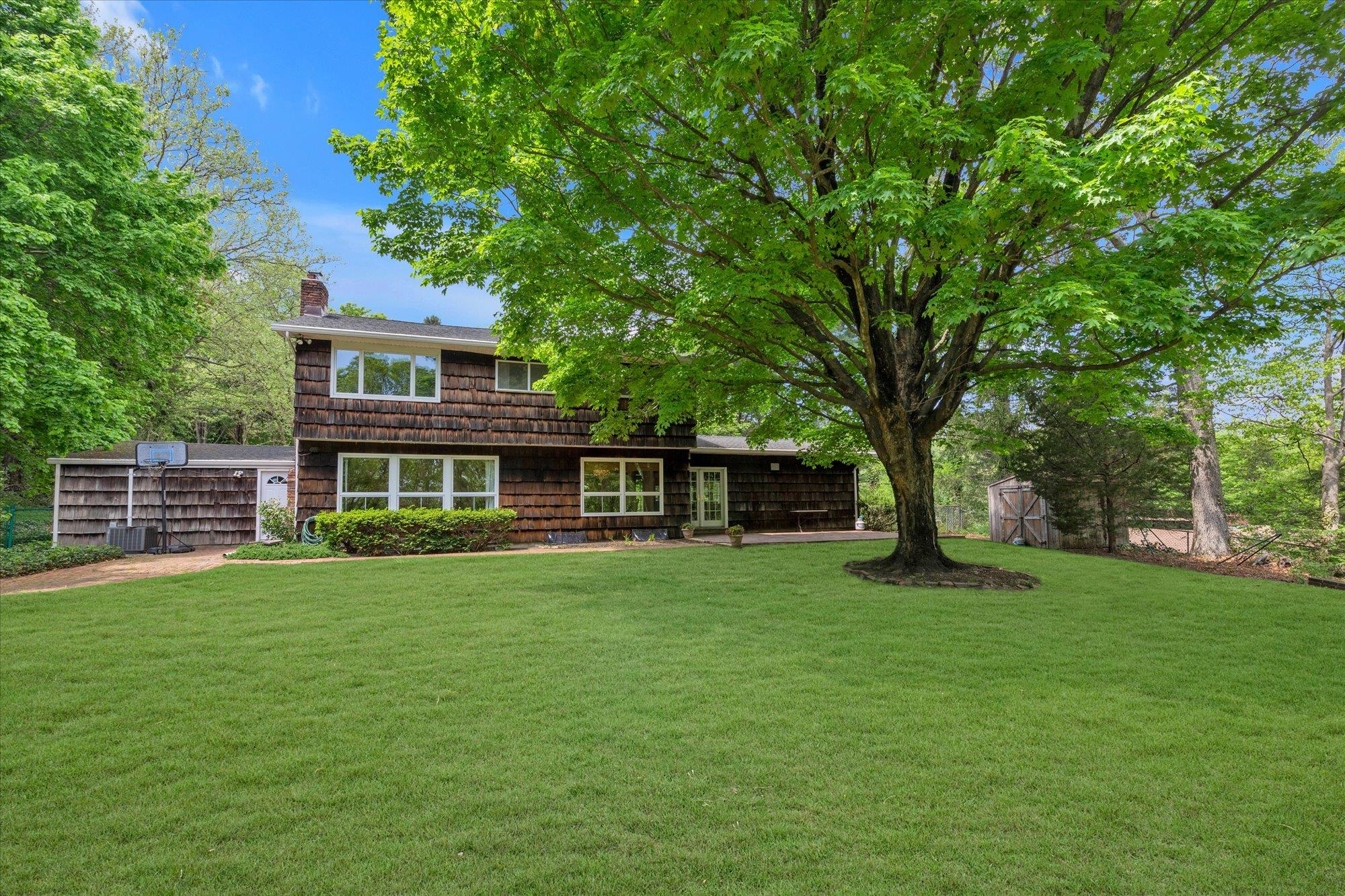 17 Bramble Lane, Melville, New York image 21