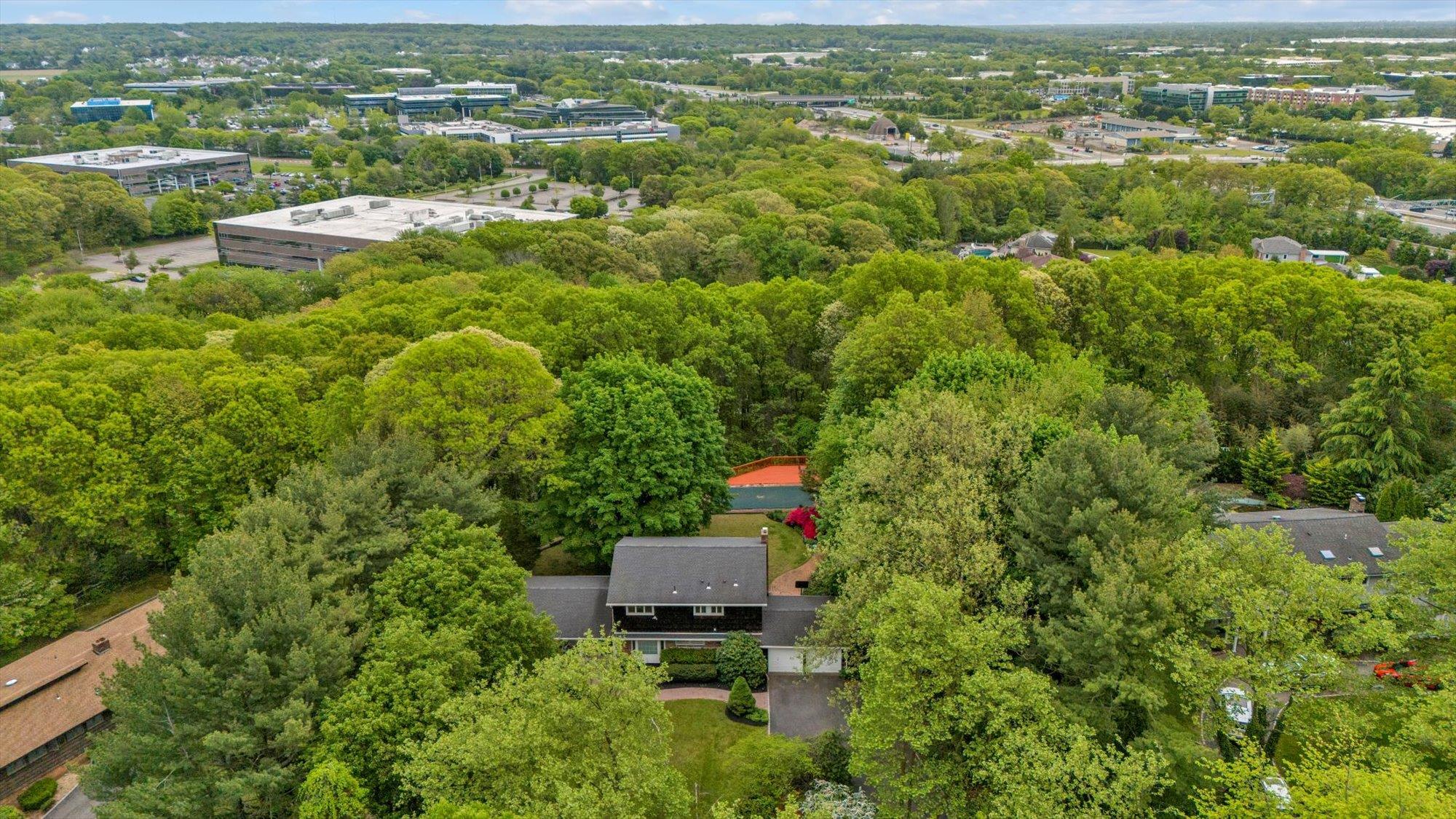 17 Bramble Lane, Melville, New York image 24