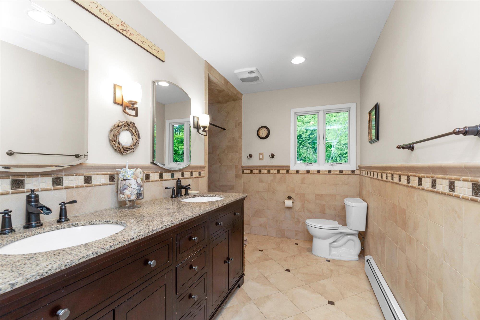 17 Bramble Lane, Melville, New York image 13