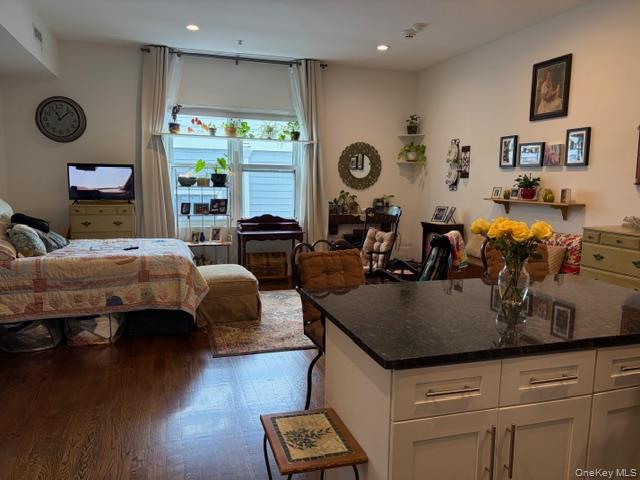 40 Division Street 2B