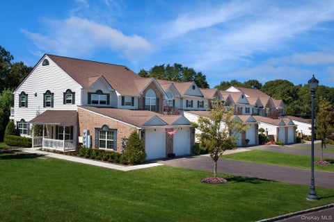 Apartment For Rent - 82 Pineview Lane #82<br/> Suffolk County, Coram, NY 11727