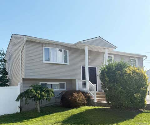 Apartment For Rent - 119 Spray St<br/> Massapequa, NY 11758