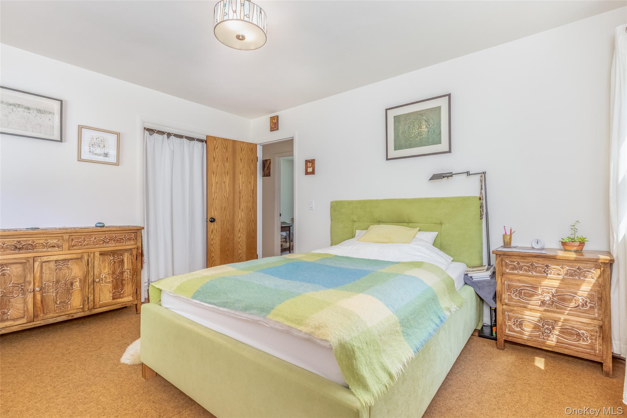 Rhinebeck, New York 12572, United States, 3 Bedrooms Bedrooms, ,2 BathroomsBathrooms,Residential,Active,220657