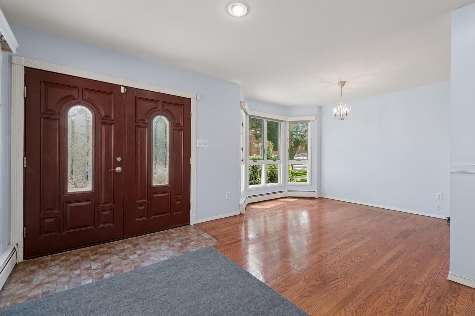 200-15 16 Ave