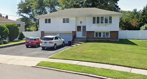 Apartment For Rent - 7 Motor Lane<br/> Old Bethpage, NY 11804
