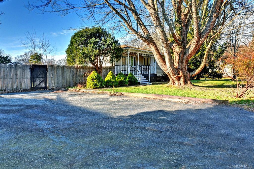 Photo of 154 Jefferson Drive, Mastic Beach, NY 11951 (MLS # 941879)