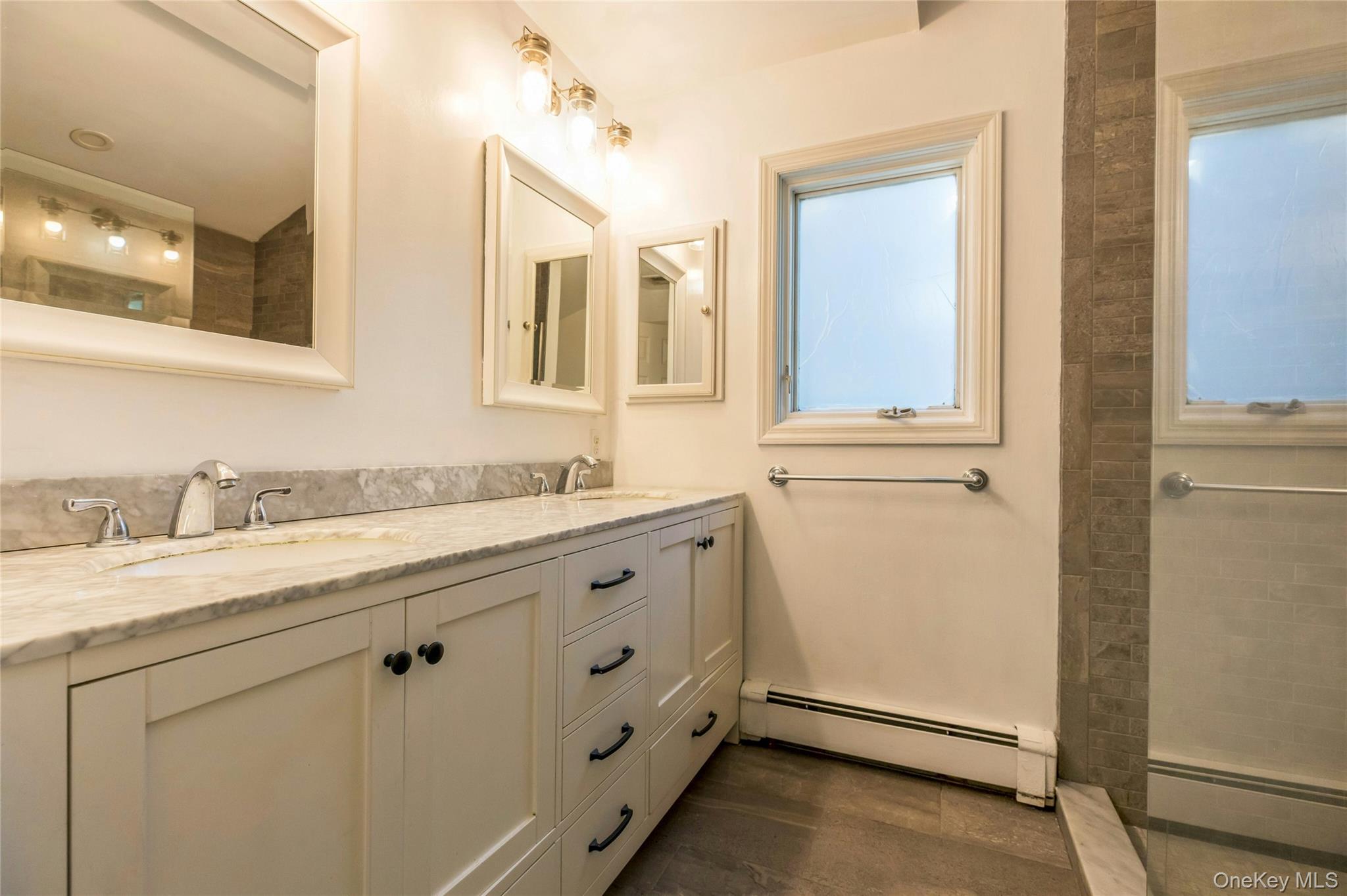 Picture for the property 1051890, 3 beds, 2 baths