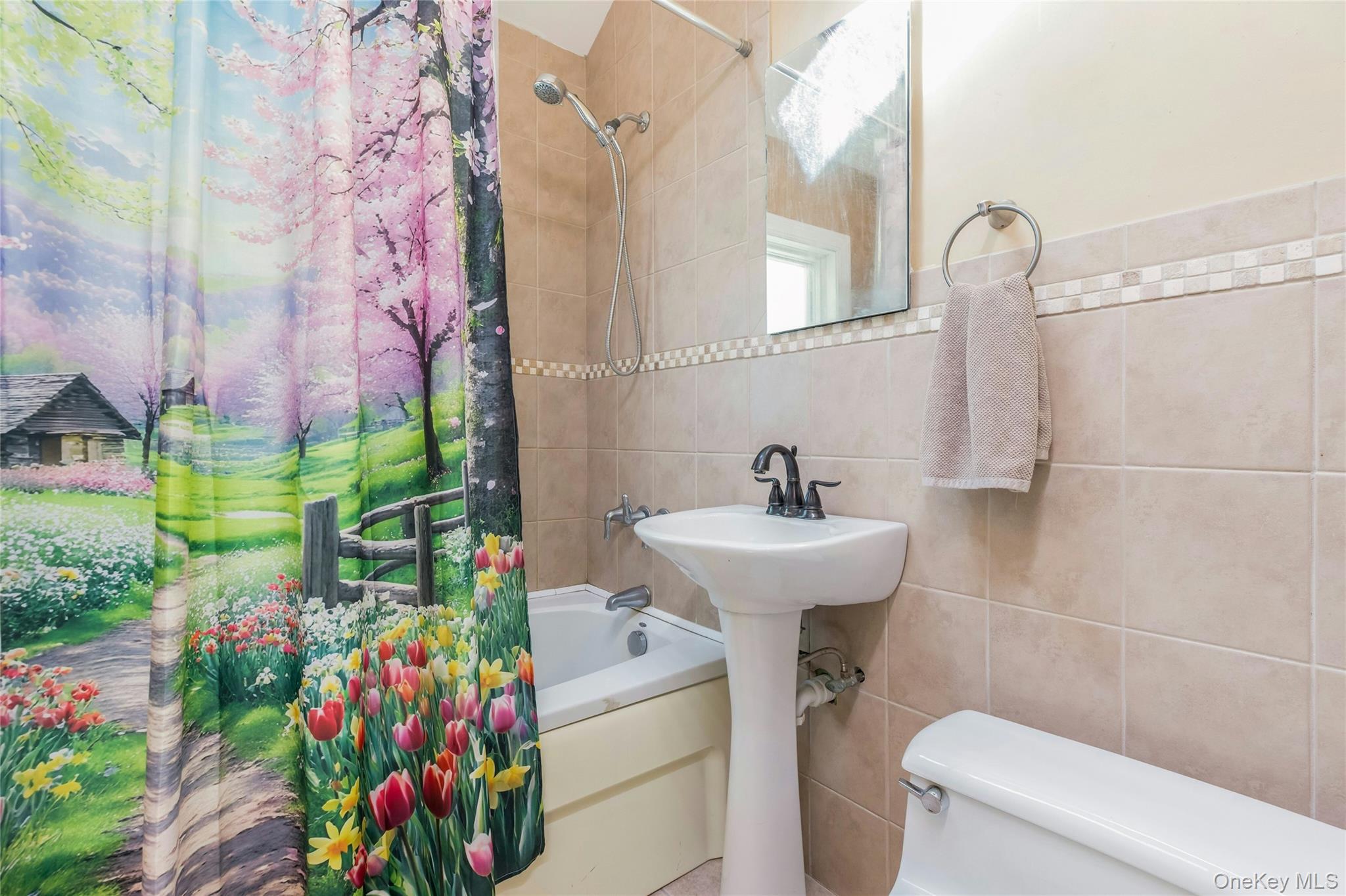 Picture for the property 1051890, 3 beds, 2 baths