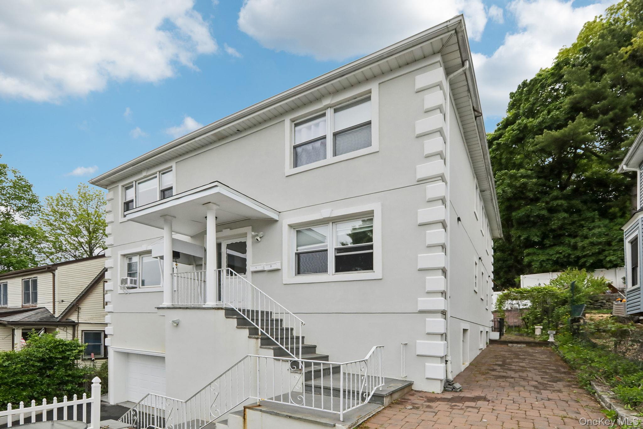 583 Bellevue Avenue N