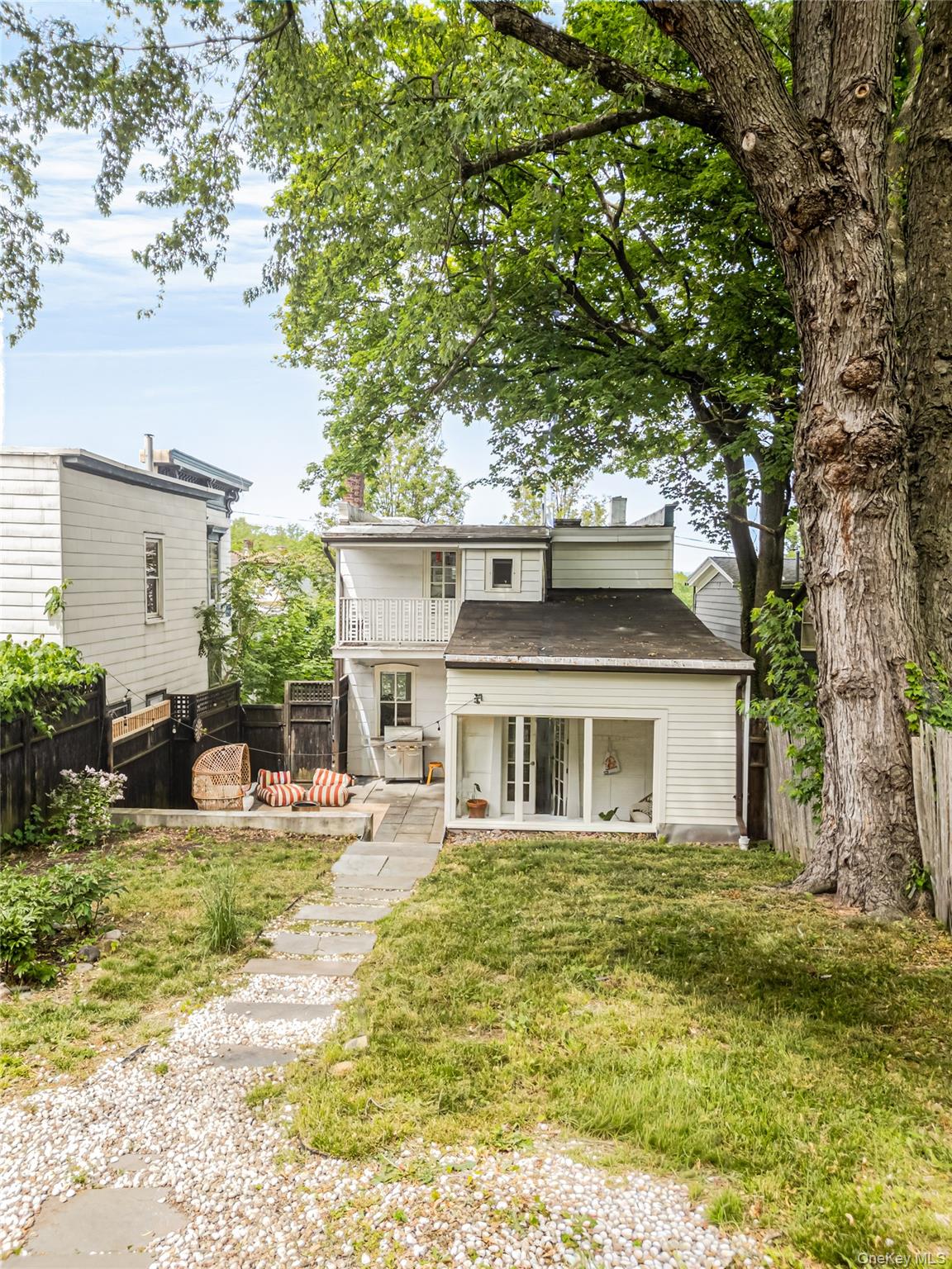 16 Worth Avenue