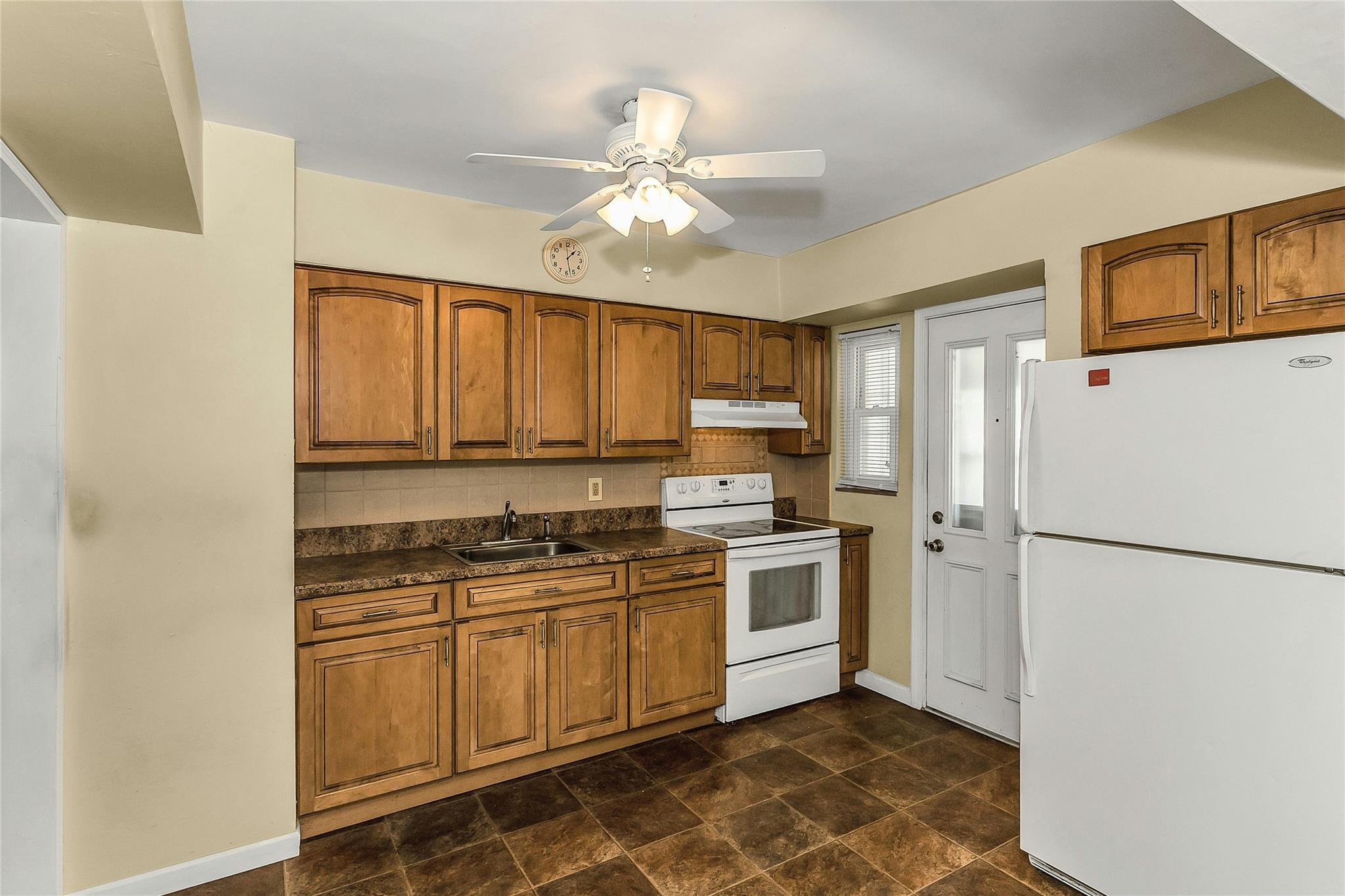 72 Guenther Avenue, Valley Stream, New York image 10