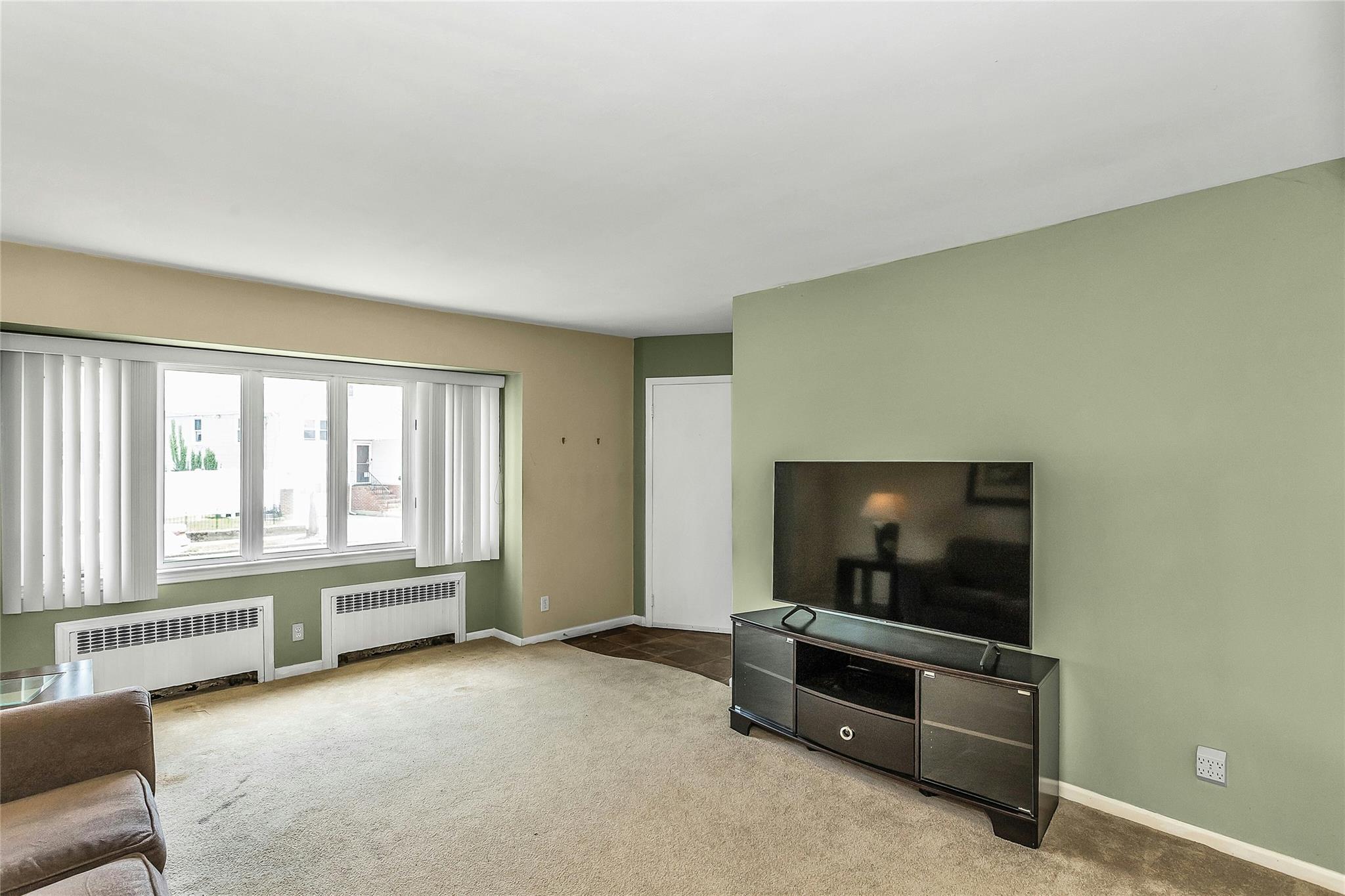 72 Guenther Avenue, Valley Stream, New York image 6