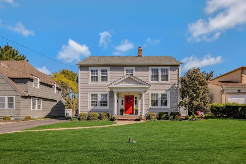 40 Calvin Avenue, Syosset, New York image 1