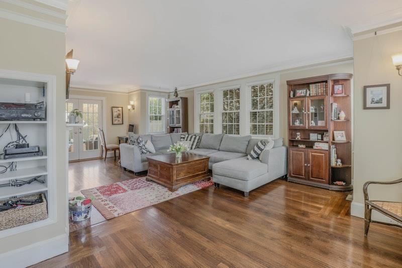 40 Calvin Avenue, Syosset, New York image 8