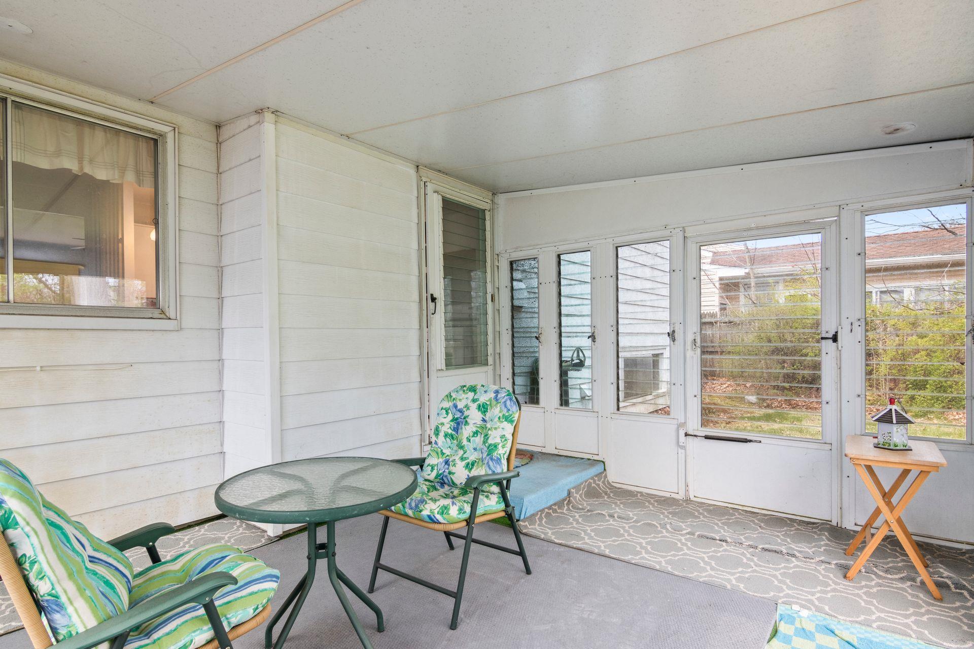 9 Thomas Drive, North Babylon, New York image 15