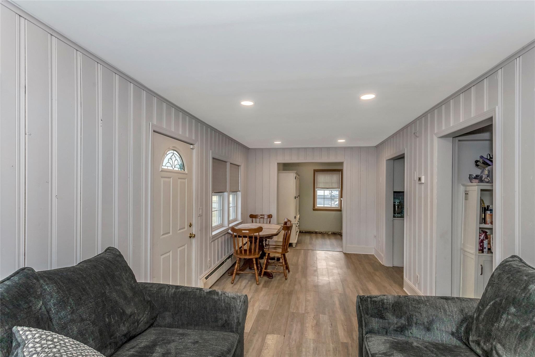 22 Arlington Terrace, Lake Grove, New York image 4