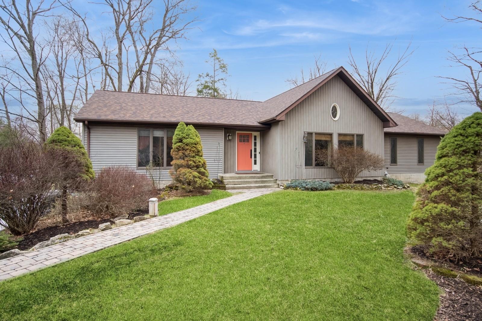 12 Red Oak Lane, Fishkill, Florida image 1