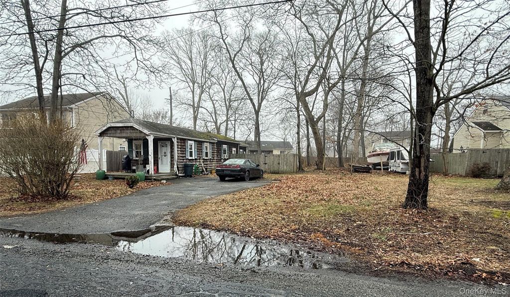 Photo of 90 Wavecrest Drive, Mastic Beach, NY 11951 (MLS # 979788)