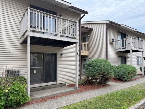 Condo For Sale - 394 Concord Lane<br/> Orange County, Middletown, NY 10940