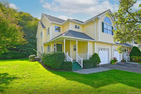 Photo of 11 Spring Court, Huntington, NY 11743 (MLS # 917924)