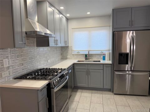Photo of 15447 20th Road #2nd FL, Whitestone, NY 11357 (MLS # 1029024)