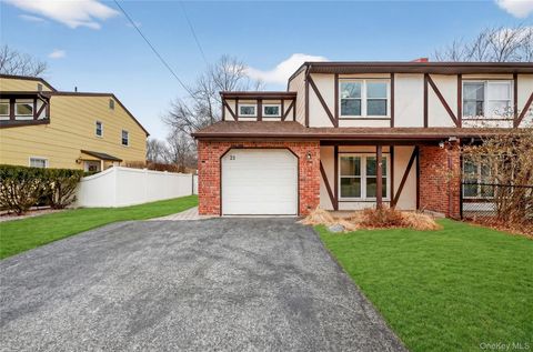 Photo of 21 Green Avenue, Valley Cottage, NY 10989 (MLS # 951648)