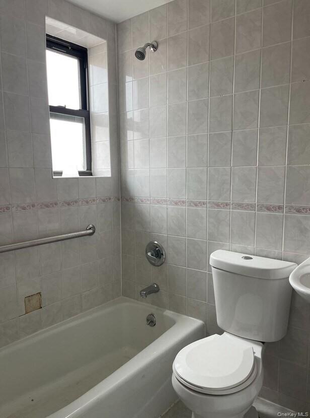 132-25 Pople Ave