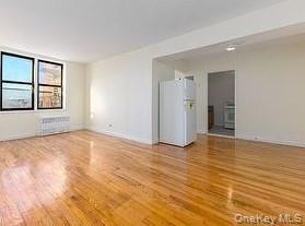 132-25 Pople Ave