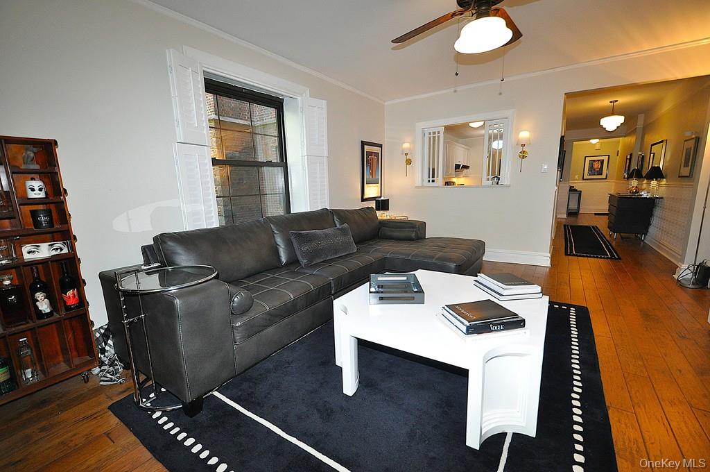 Scarsdale, New York 10583, United States, 1 Bedroom Bedrooms, ,1 BathroomBathrooms,Residential,Active,226656