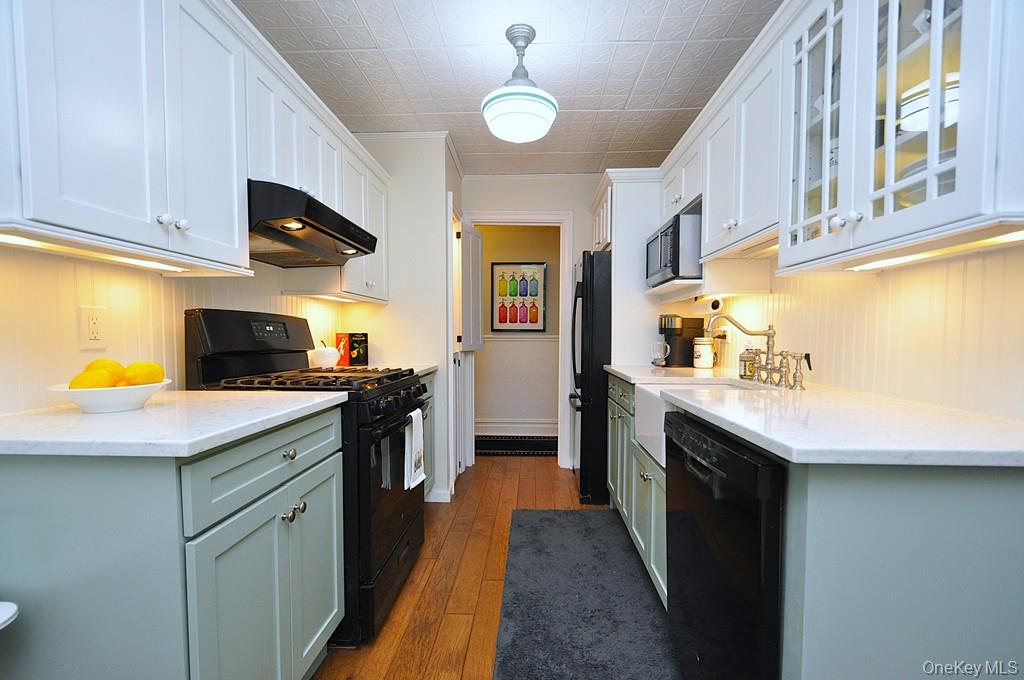 Scarsdale, New York 10583, United States, 1 Bedroom Bedrooms, ,1 BathroomBathrooms,Residential,Active,226656