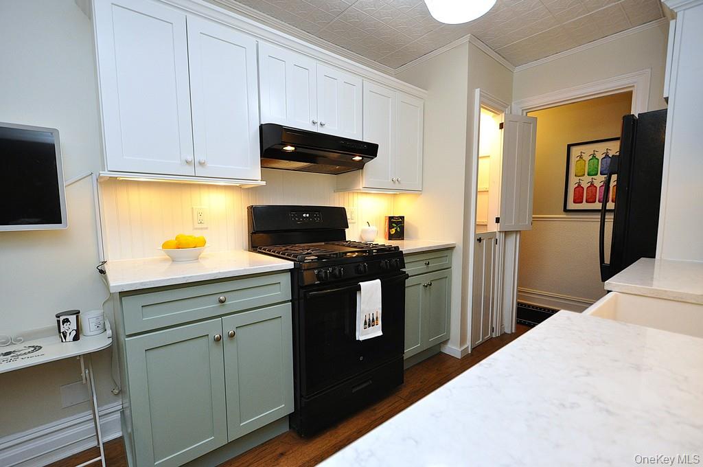 Scarsdale, New York 10583, United States, 1 Bedroom Bedrooms, ,1 BathroomBathrooms,Residential,Active,226656