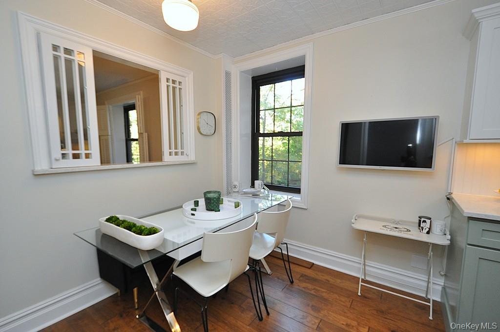 Scarsdale, New York 10583, United States, 1 Bedroom Bedrooms, ,1 BathroomBathrooms,Residential,Active,226656