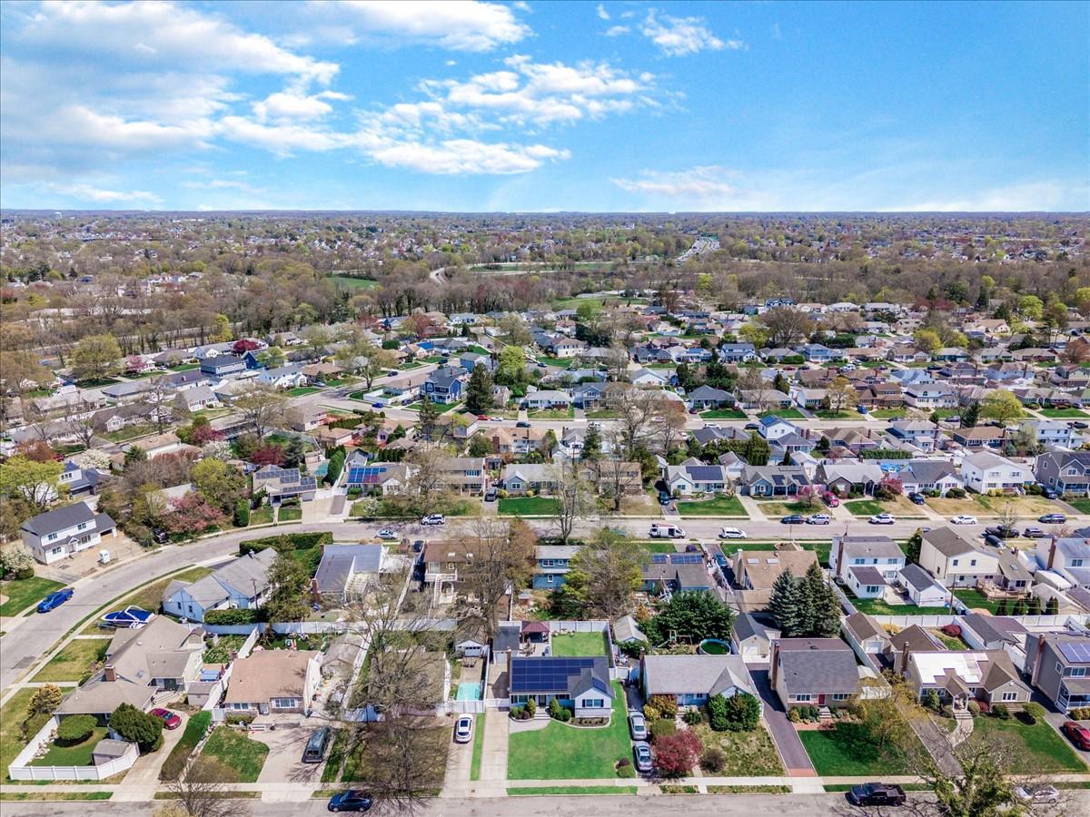 1015 Barrie Avenue, Wantagh, New York image 22