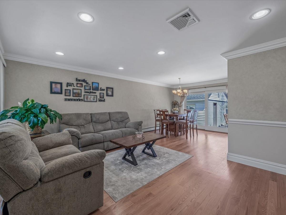 1015 Barrie Avenue, Wantagh, New York image 3