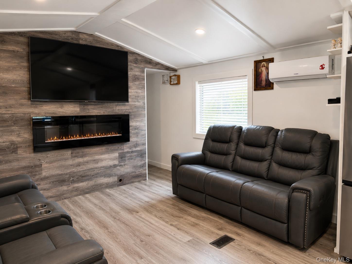 105 oak view Highway 20