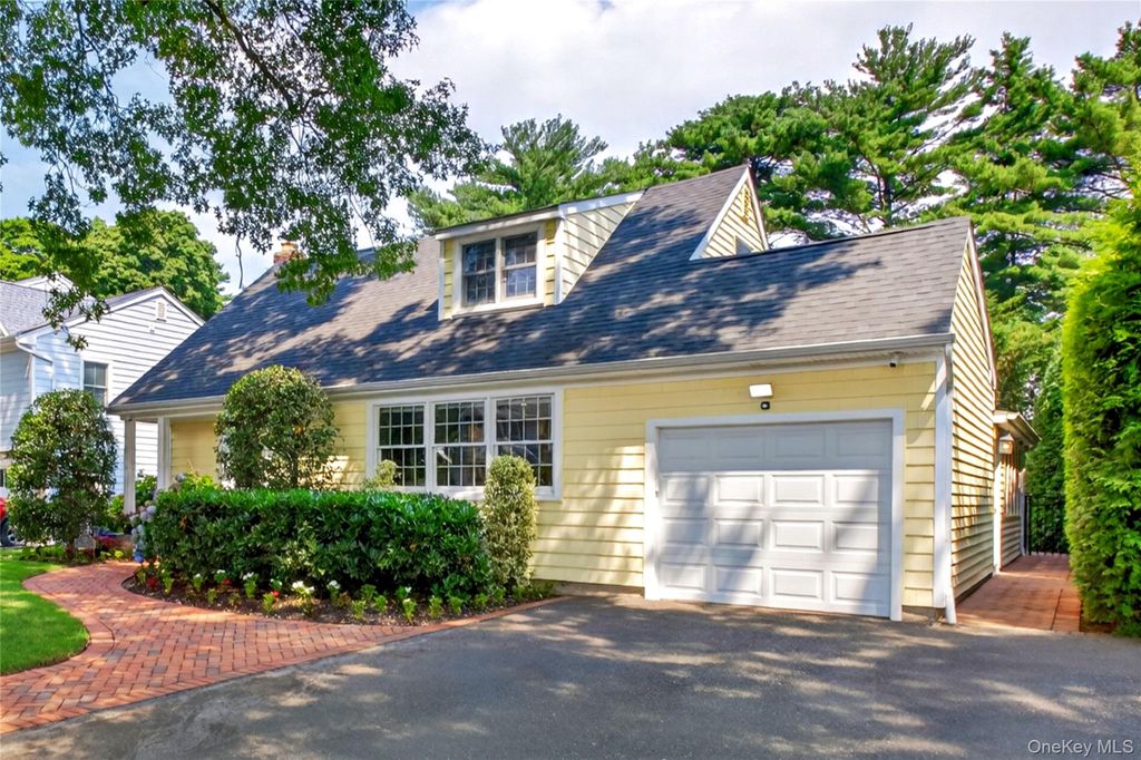 Photo of 165 Brook Street, Garden City, NY 11530 (MLS # 1025464)