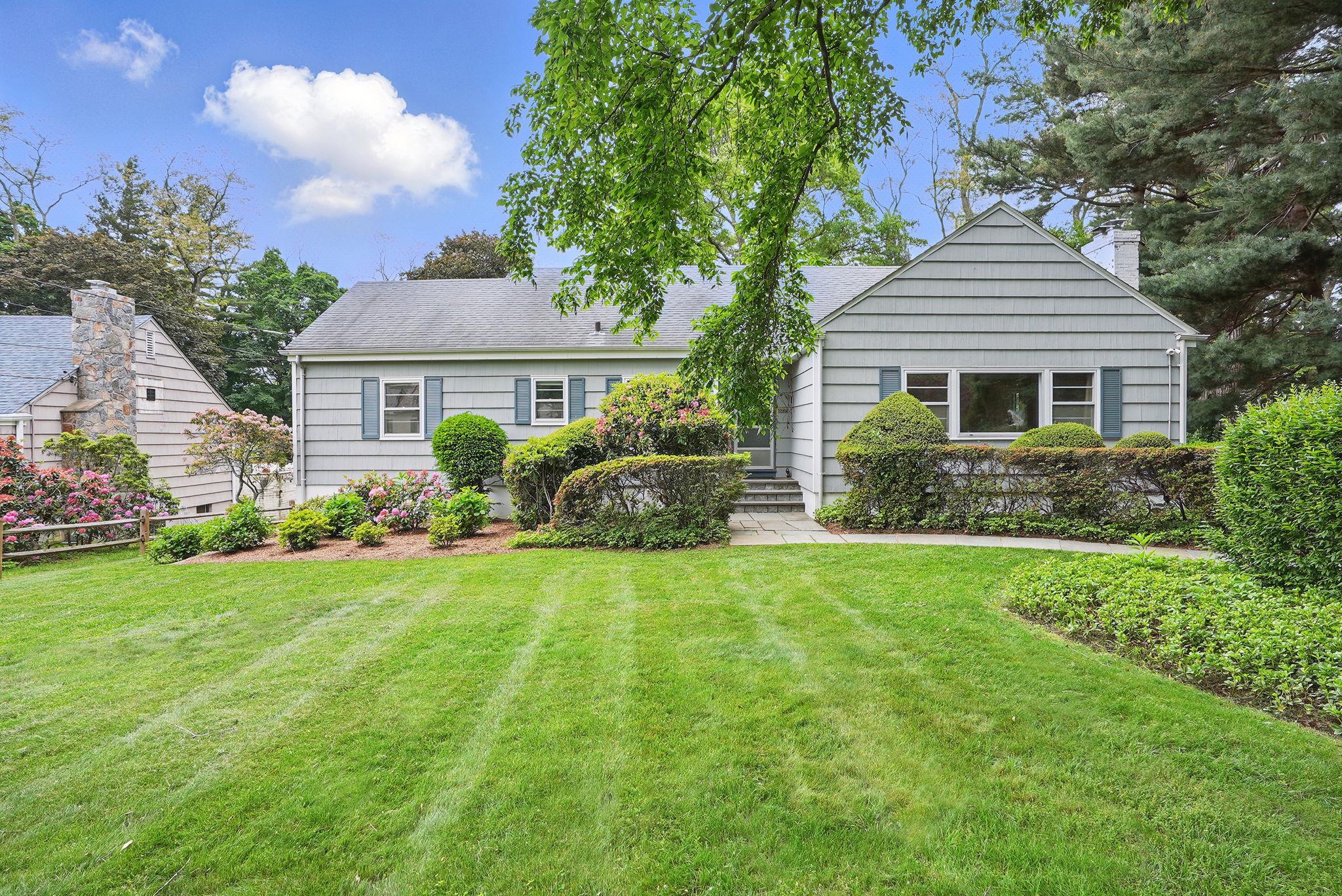 Rental Property at Scott Circle, Purchase, New York - Bedrooms: 3 
Bathrooms: 3 
Rooms: 6  - $7,900 MO.