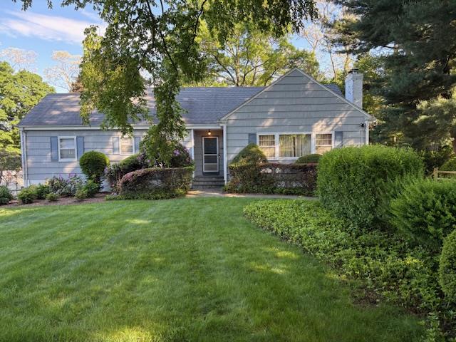Scott Circle, Purchase, New York - 3 Bedrooms  
3 Bathrooms  
6 Rooms - 
