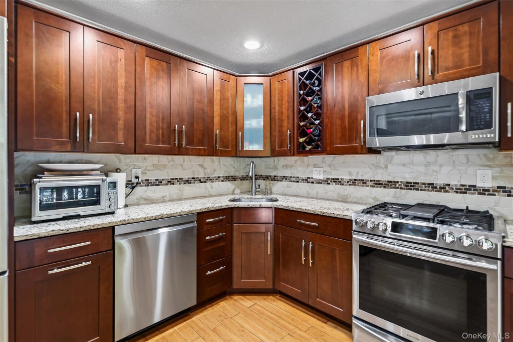 Photo of 9 Redtwig Court, Peekskill, NY 10566 (MLS # 1047542)